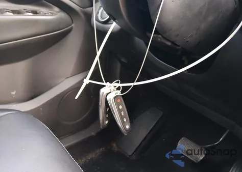 2017 Ford Escape Titanium z USA, uszkodzony, nr VIN 1FMCU0J93HUC49195